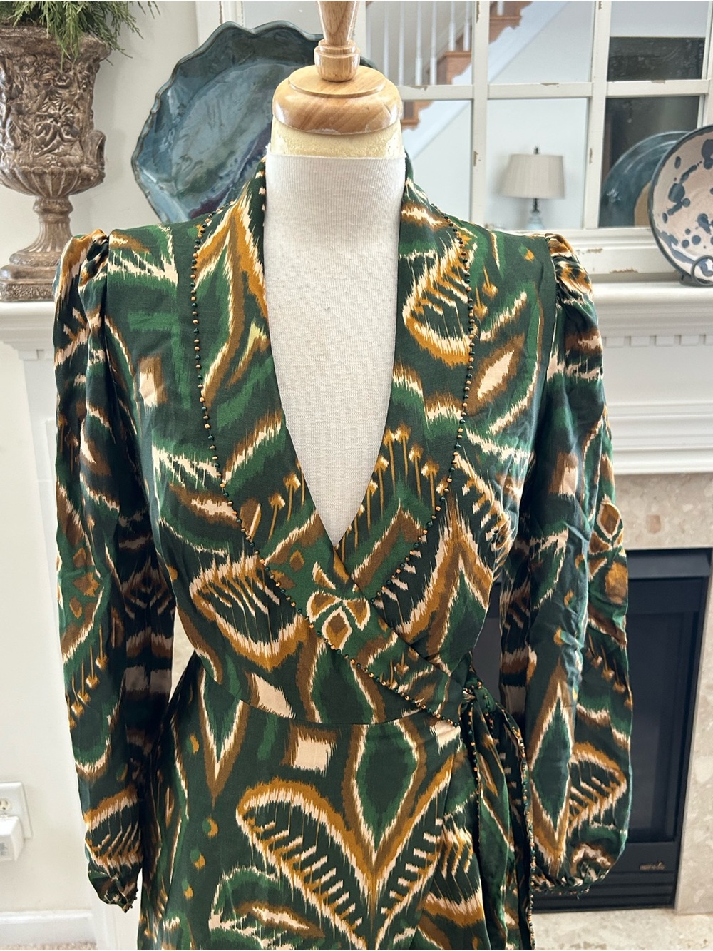 FARM Rio Pineapple Ikat Asymmetric Emerald & Gold Printed Long-Sleeve Wrap Dress - Picture 4 of 16